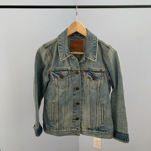 LEVI’S - BOYFRIEND FIT DENIM JACKET